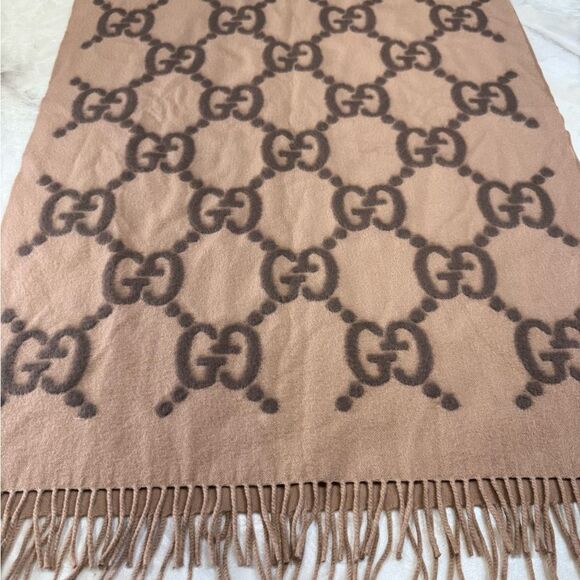 Gucci Wool/Silk Gimire Jumbo Gg Large Logo Fringe Scarf 675876 - Picture 4 of 9